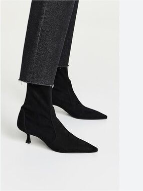 STUART WEITZMAN
Suede Naomi Ankle Boots 50 black size 5.5 new